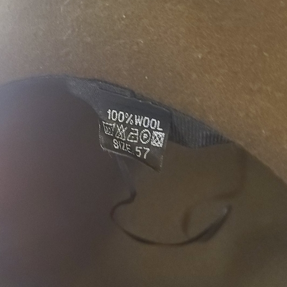 Round brim wool hat - Picture 2 of 2